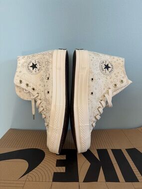 NEW Women's CONVERSE Chuck 70
Golden Elements Shoes Size 9.5